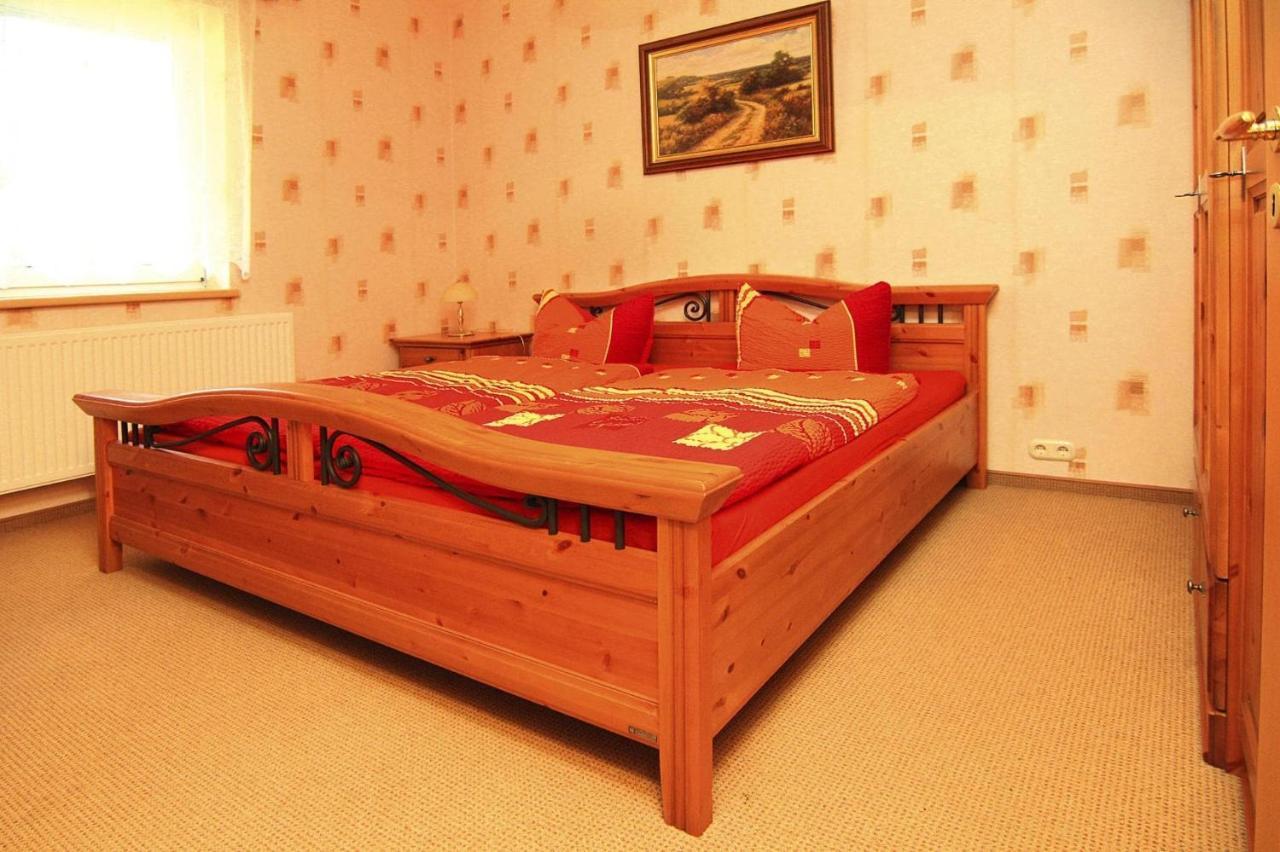 Ferienwohnung In Lohmen Lohmen  エクステリア 写真